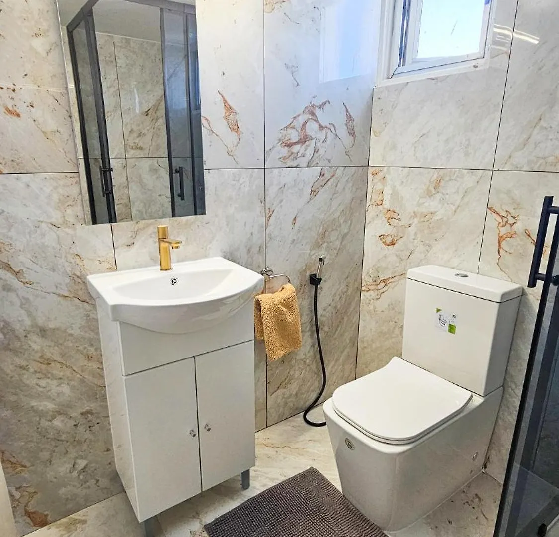 Central Rooms, 500M To Larnaca Marina Kypr